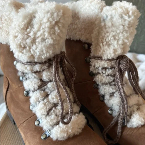 Cozy Brown Shearling-Lined Boots - Picture 4 of 7